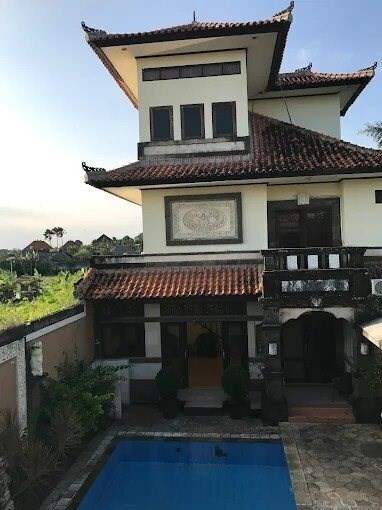 Отель The Batu Belig Hotel & Spa 3*